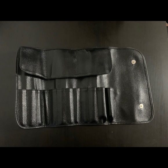 ๐ Bobbi Brown Makeup brush case ๐ - Picture 3 of 6